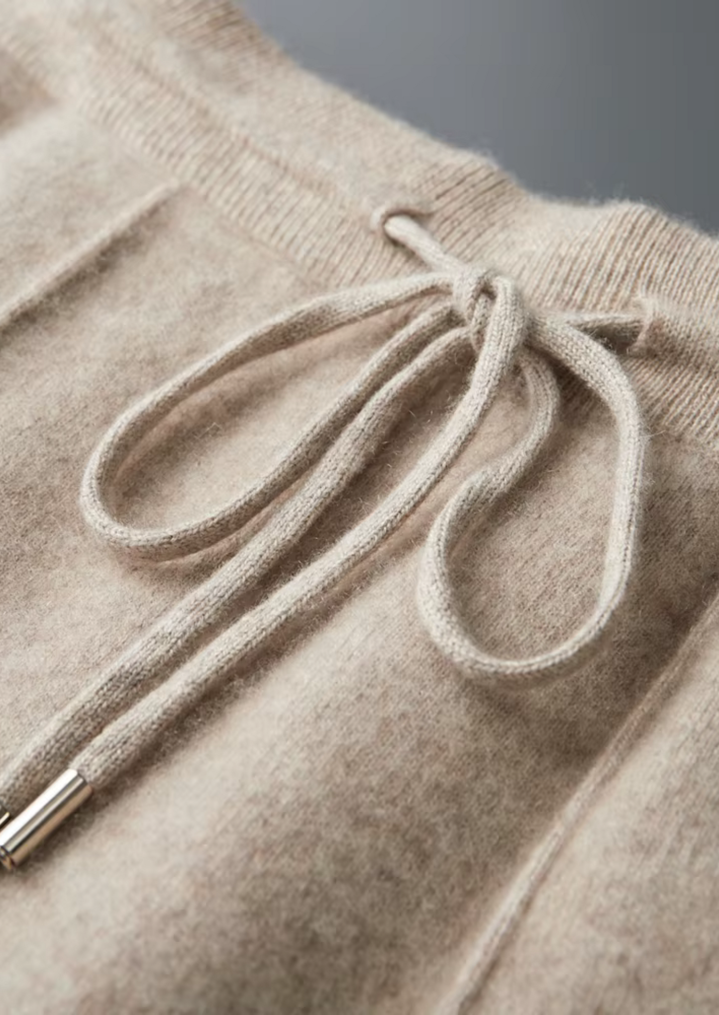 CZYSTY, BARDZO DROBNY ZESTAW Z WEŁNY MERINO LUZZO